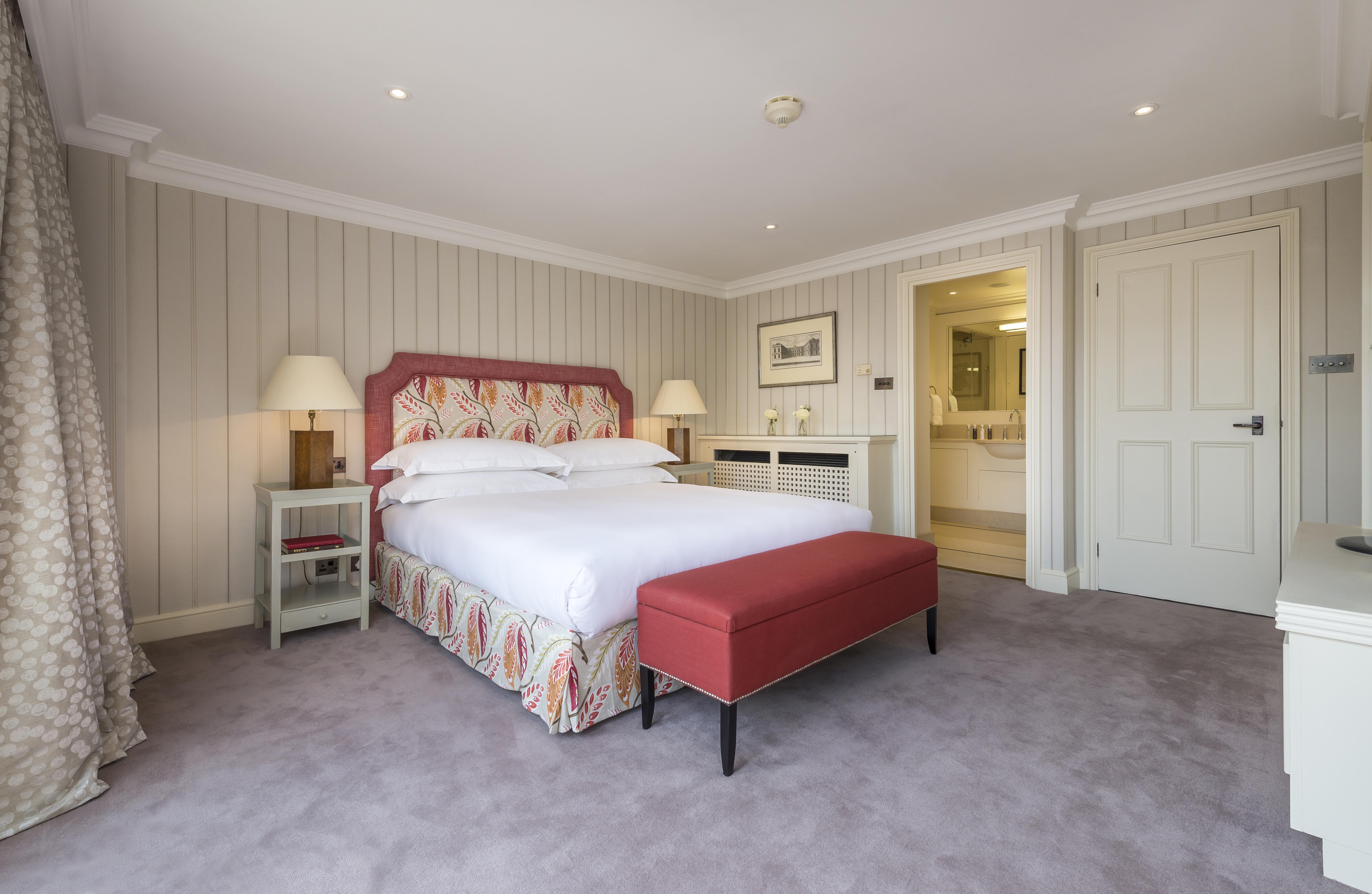 The Capital Hotel, Apartments & Townhouse Londres Exterior foto A bedroom at The Grove