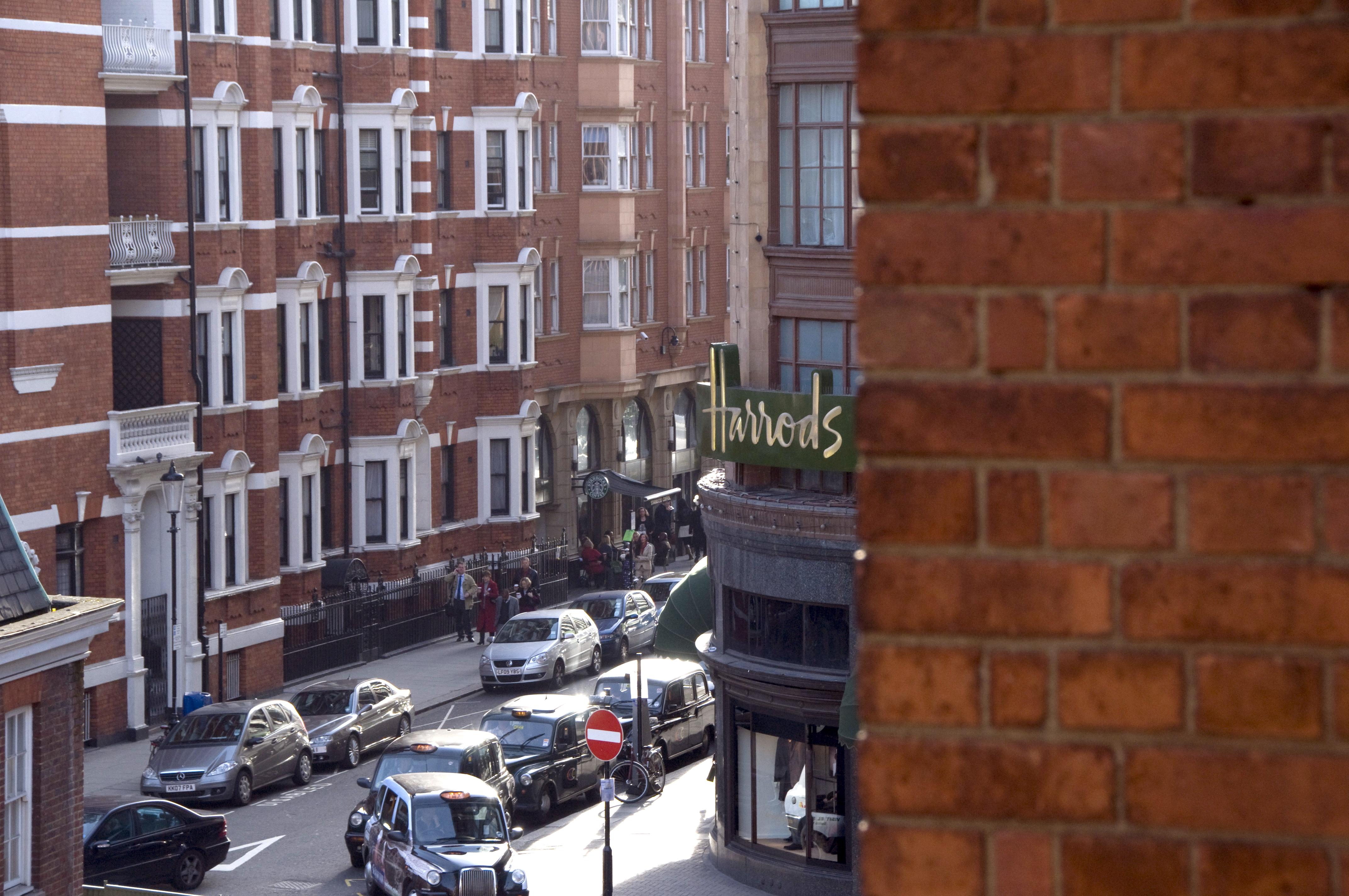 The Capital Hotel, Apartments & Townhouse Londres Exterior foto The corner of Wigmore Street and Wigmore Hall